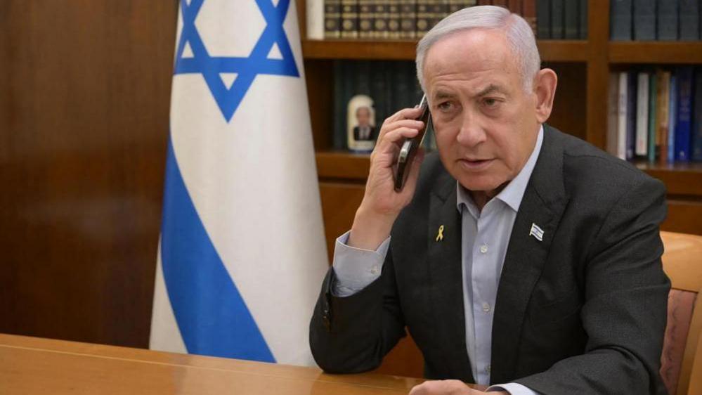 Benjamin Netanyahu speaking on the phone