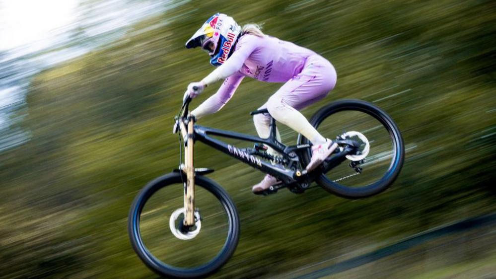 Tahnee Seagrave in action in the Mountain Bike World Series