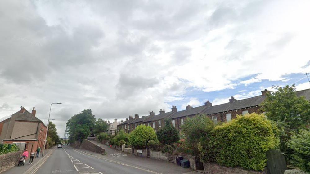 The junction between London Road and Chertsey Mount