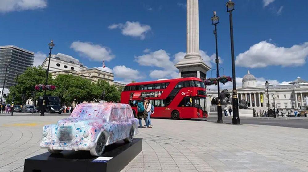 Painted taxi sculpture, next to trafalgar square