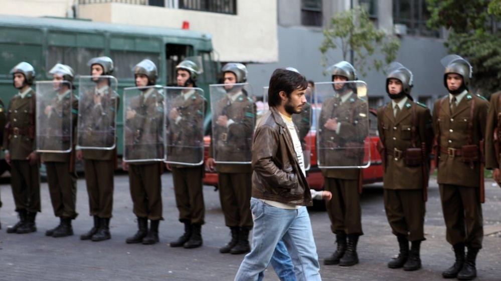 Gael Garcia Bernal in No