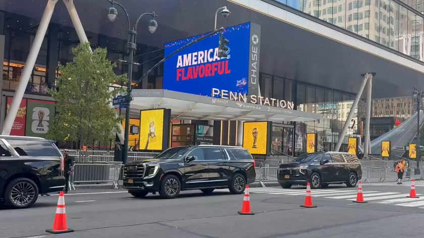 Crowds gather ahead of Taylor Swifts wedding to Travis Kelce as black SUVs arrive at Madison Square Garden 