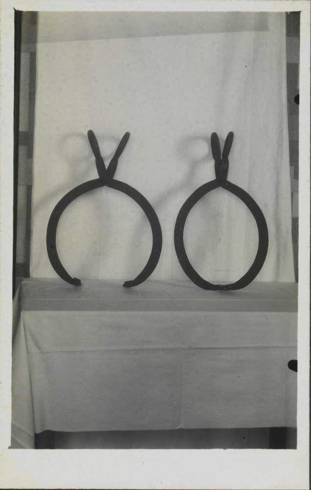 Imagem de um instrumento usado para colocar no pesco&ccedil;o