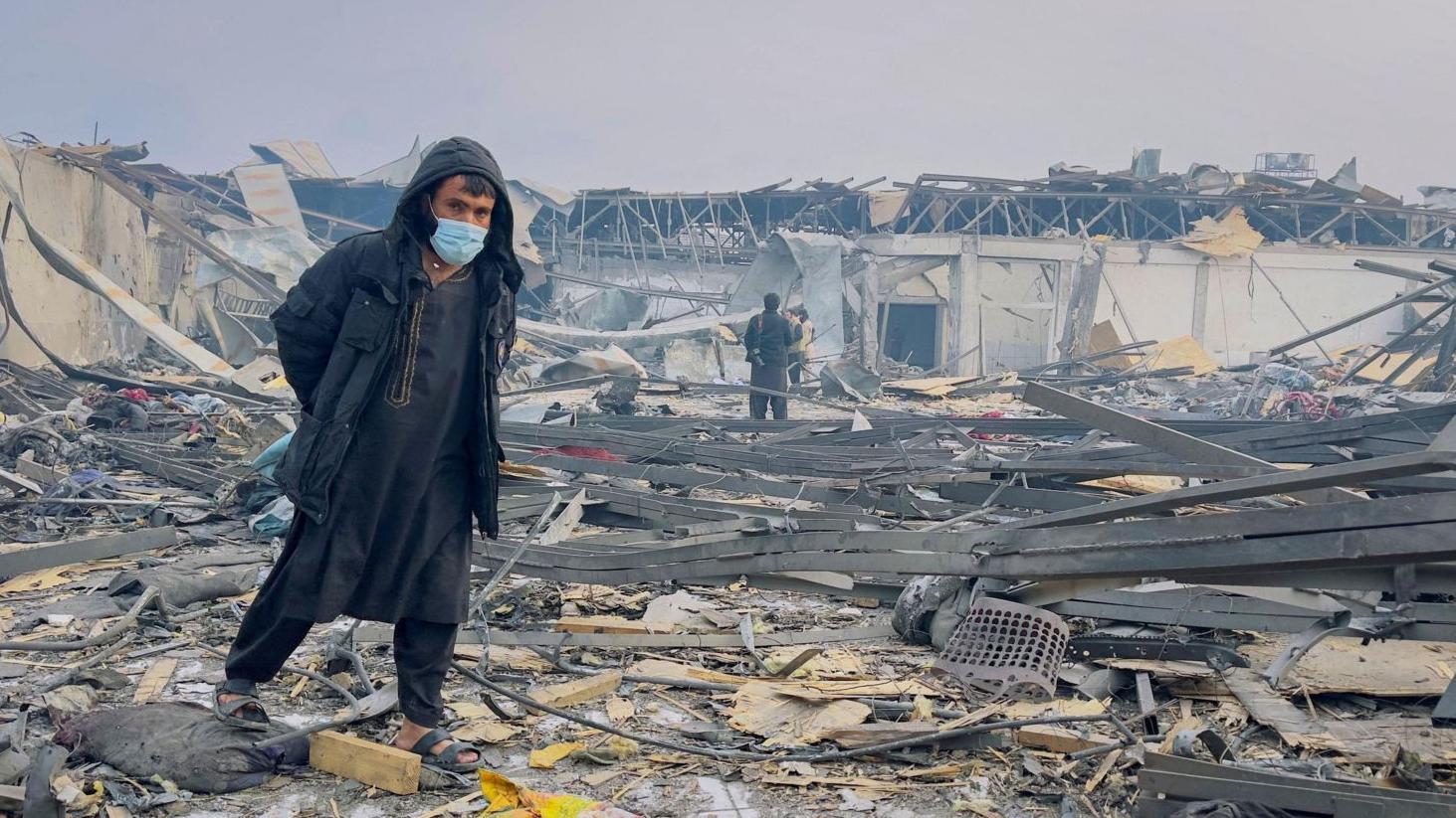 حكومة طالبان تتهم باكستان بقتل أكثر من 400 شخص في غارة على منشأة صحية في كابل