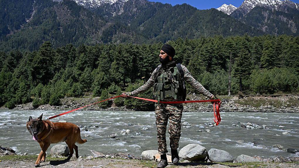 The Kashmir town trying to win back tourists after a deadly attack 