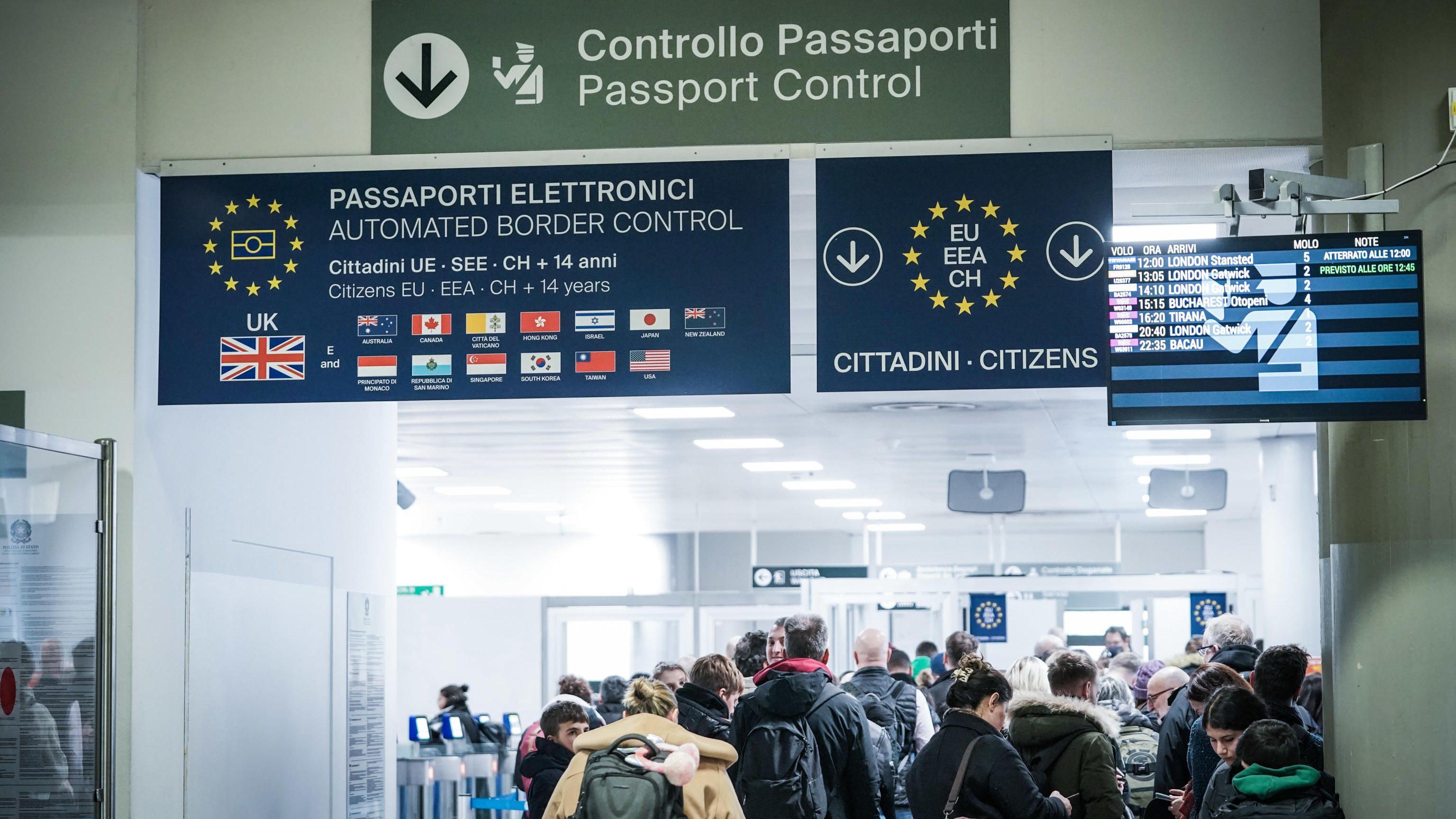 Očekuju se gužve na granicama i aerodromima