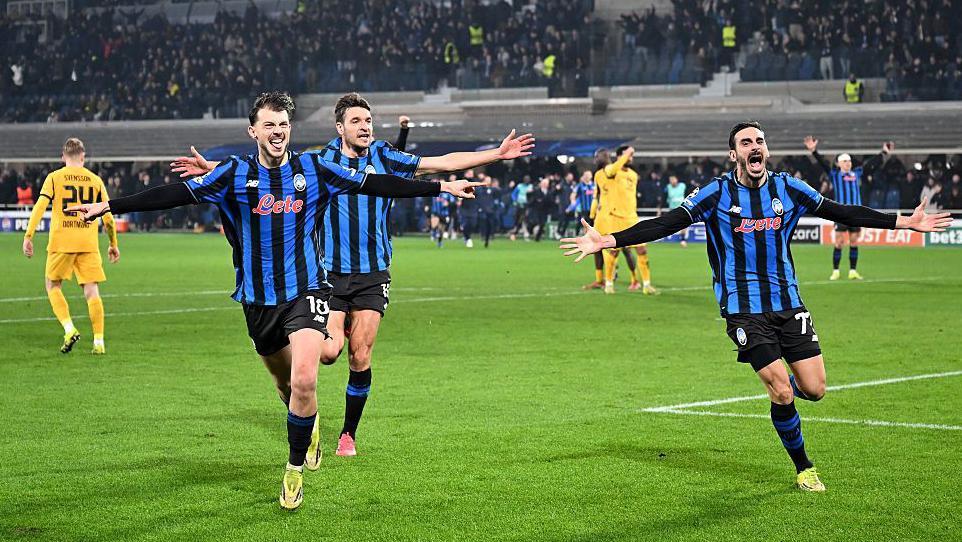 slavlje igrača Atalante protiv Borusije Dortmund