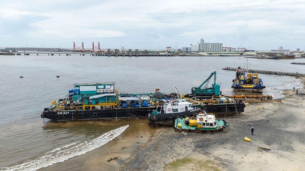 Powerful cyclone kills at least 20 as it tears through Madagascar port