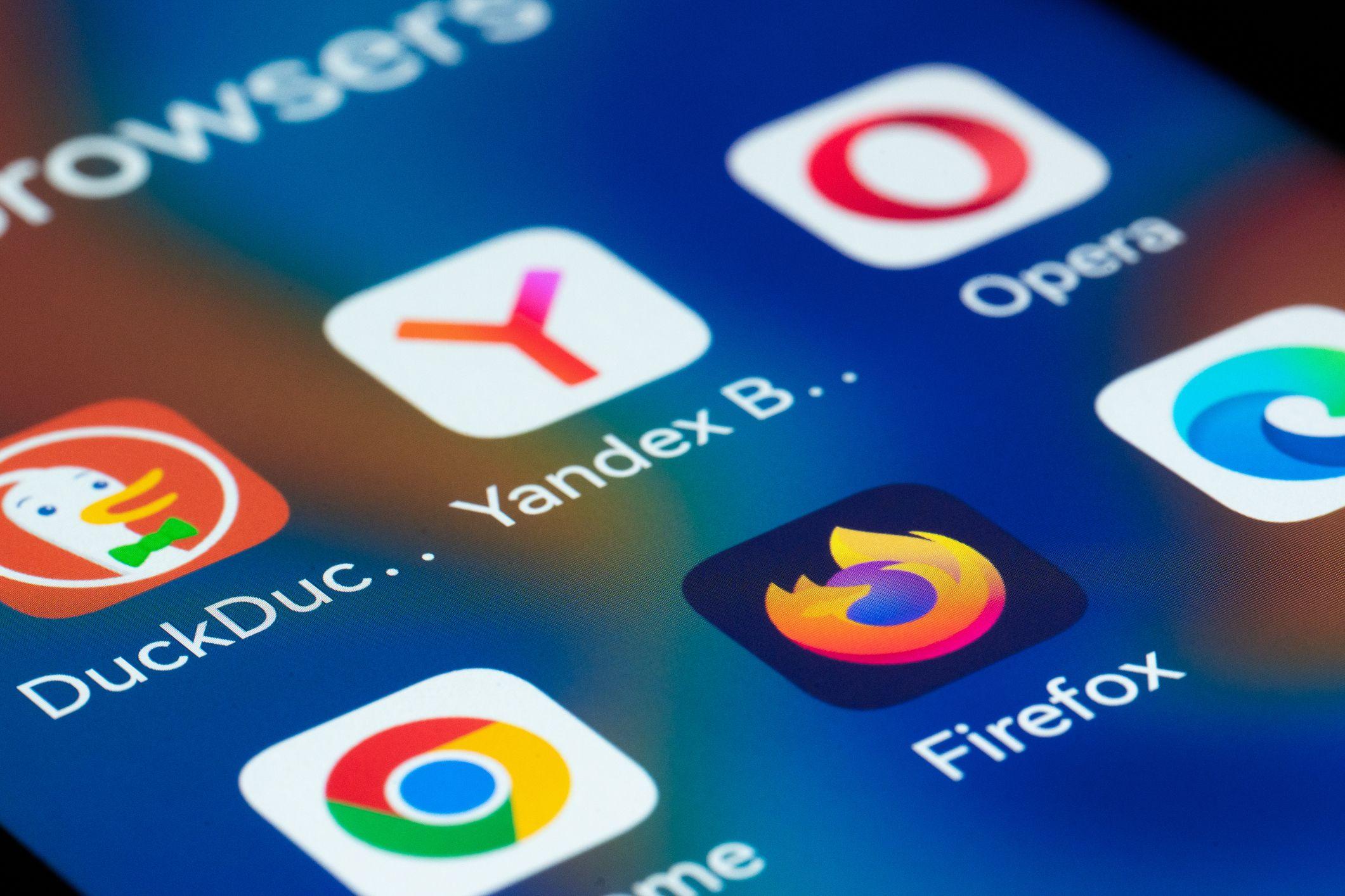 Tela de celular com &iacute;cones de diversos navegadores da Web