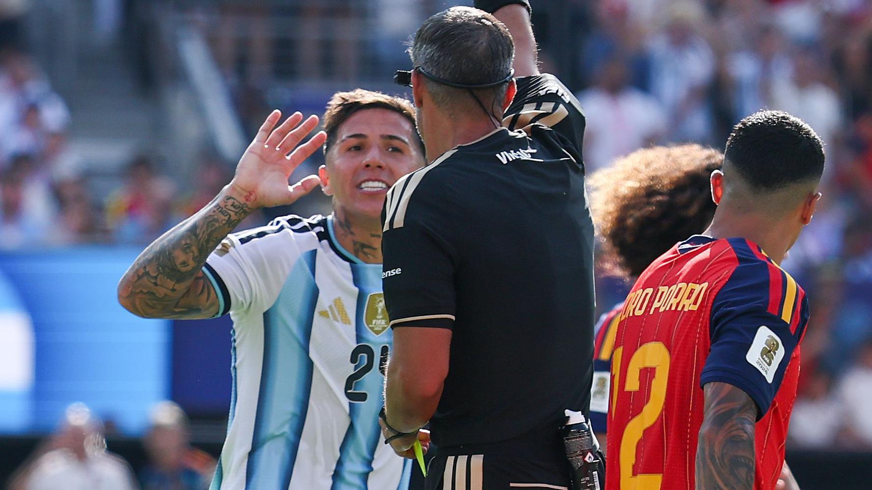 Watch as Argentina's Fernandez sent off against Spain in World Cup final