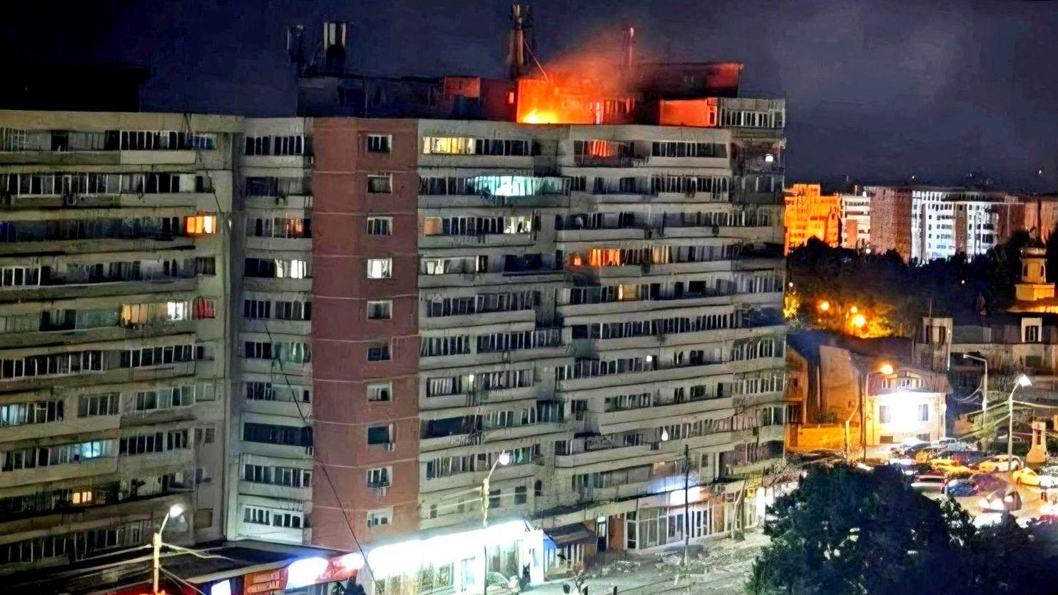 Nato condemns Russian 'recklessness' after drone hits Romanian residential block