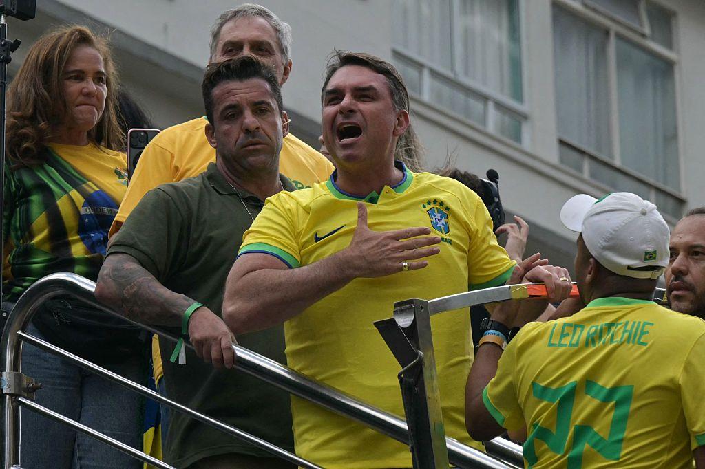Fl&aacute;vio Bolsonaro durante uma manifesta&ccedil;&atilde;o em S&atilde;o Paulo, Brasil, em 1&ordm; de mar&ccedil;o de 2026