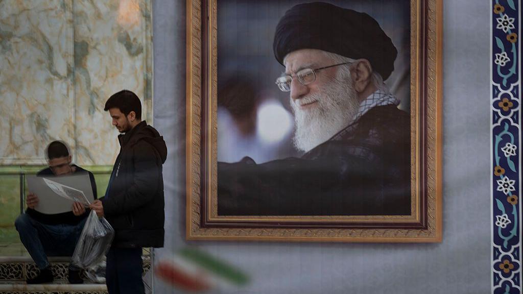 رهان جيوسياسي أمريكي إيراني شديد الخطورة مقال في التايمز 