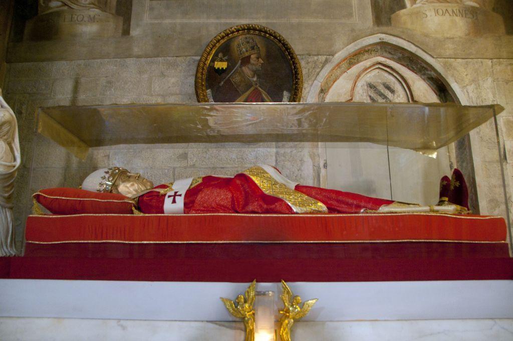 Tumba del papa Gregorio X en la catedral de Arezzo.