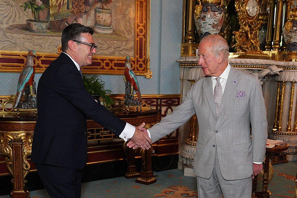 Andy Burnham en cita con el Rey Carlos III en el Palacio de Buckingham. 