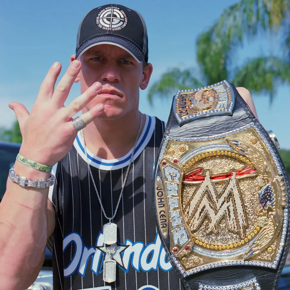 صاحب إيماءة "لا يمكنك رؤيتي" .. جون سينا يعتزل المصارعة بعد مسيرة استمرت أكثر من 20 عاماً 