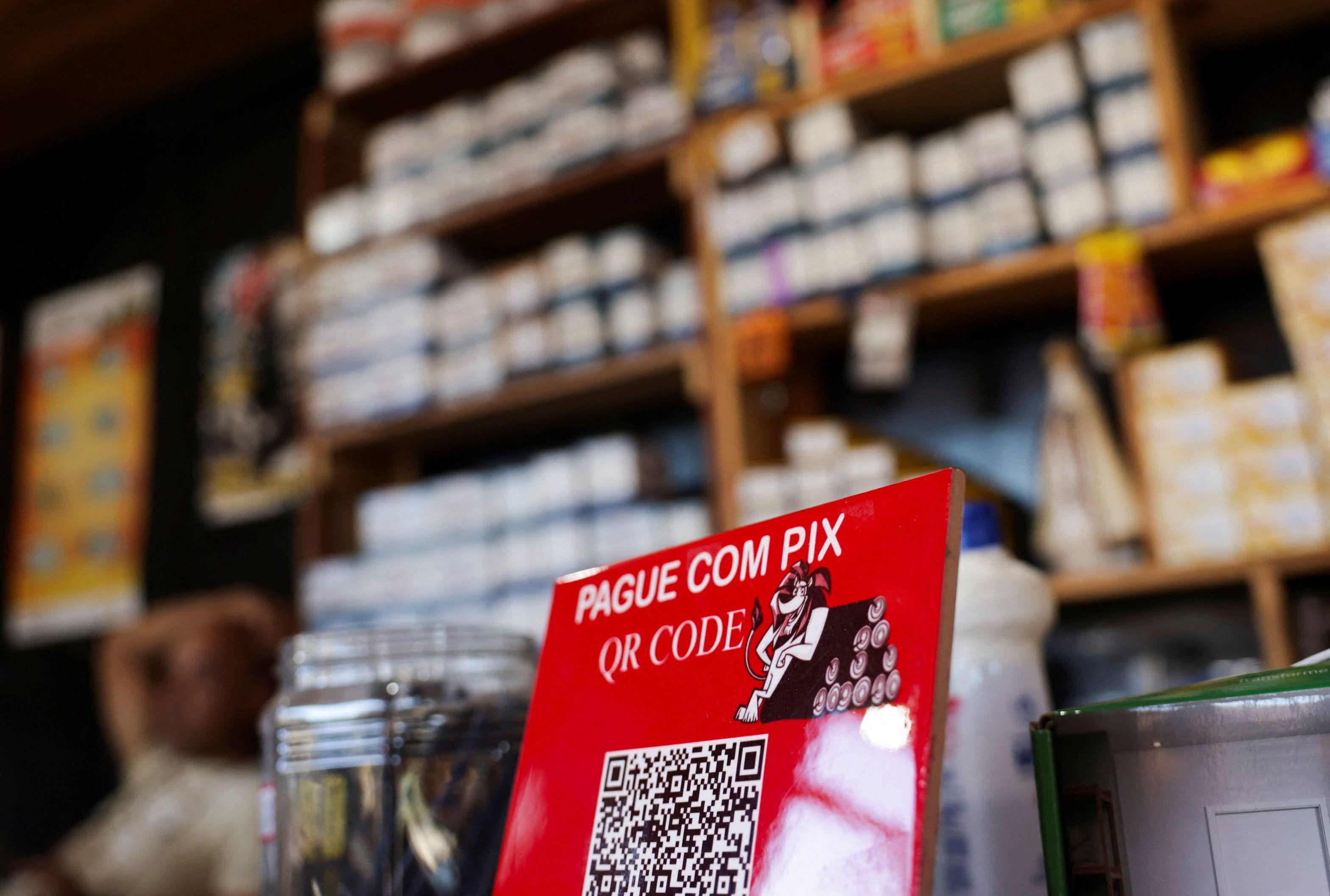 Un letrero muestra un código QR para realizar pagos mediante Pix en una tienda de Río de Janeiro, Brasil, el 21 de julio de 2026.