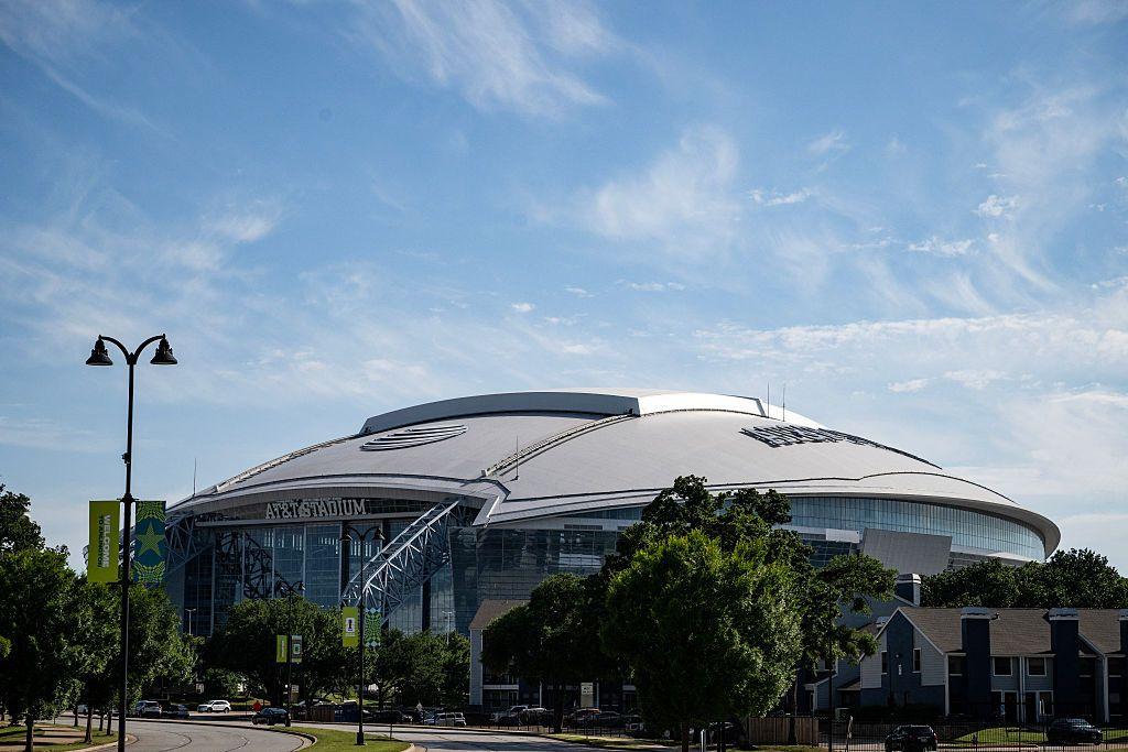 El estadio de Dallas, visto desde lo lejos