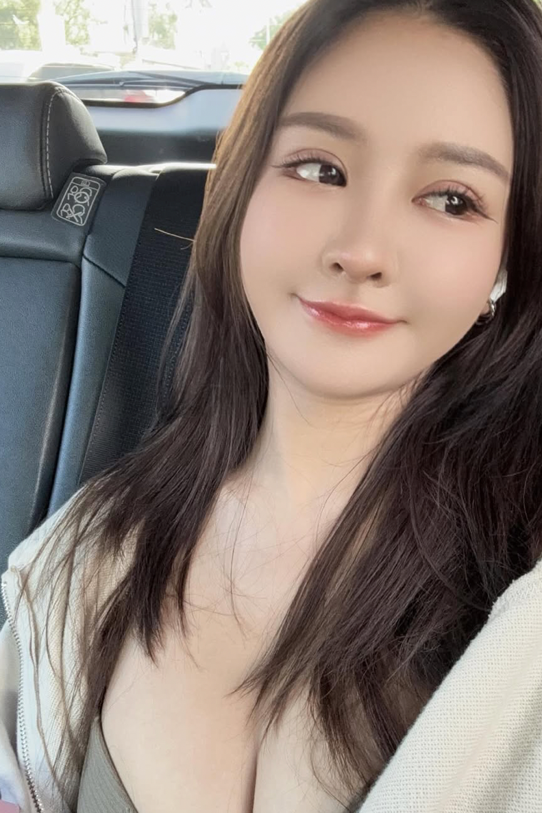 謝侑芯在社群媒體的照片