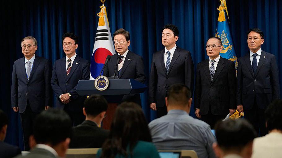 대통령실 인선 발표하는 이재명 대통령