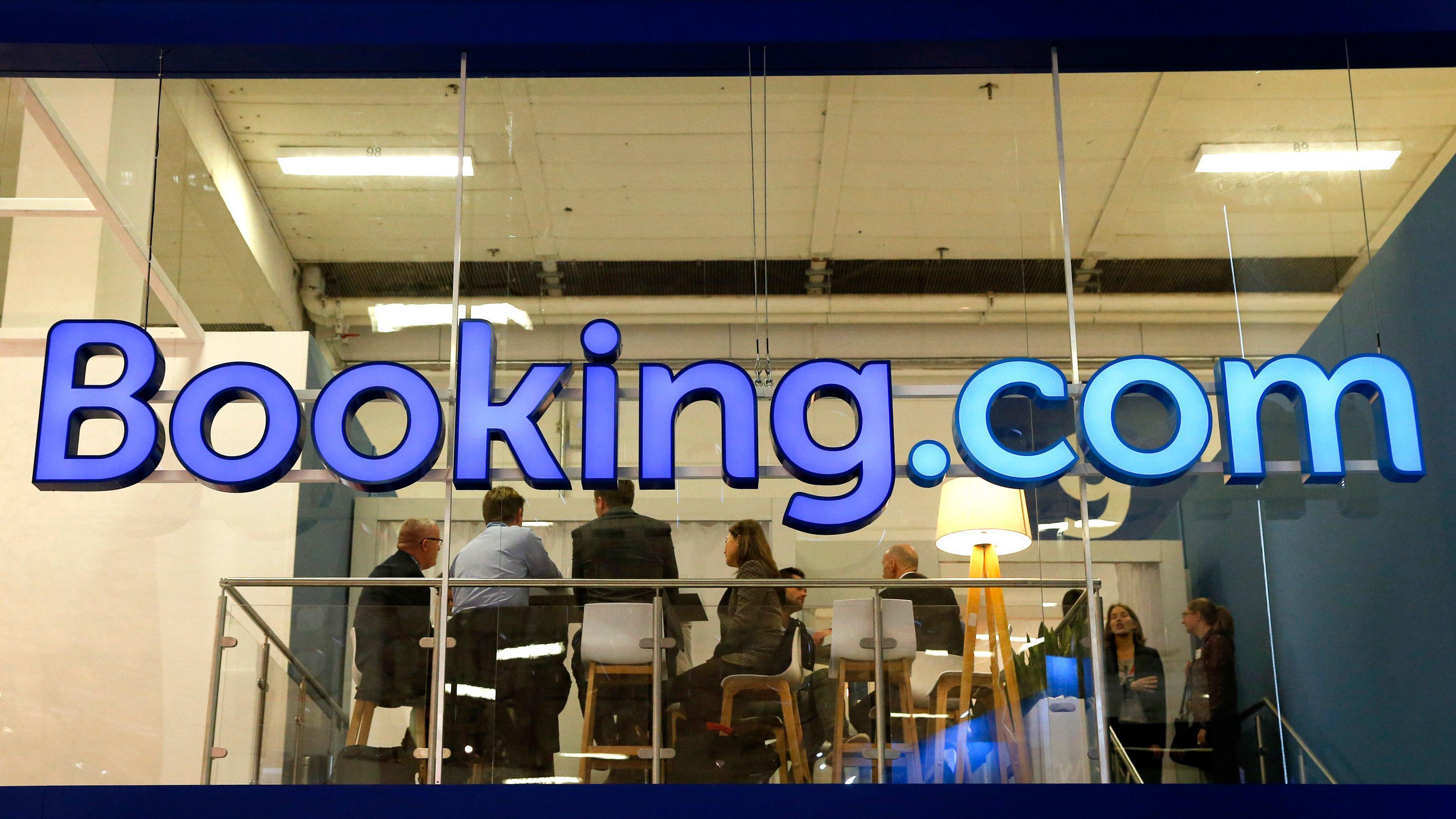 德國柏林一場旅遊業展會上Booking.com展區的企業標誌（資料圖片）