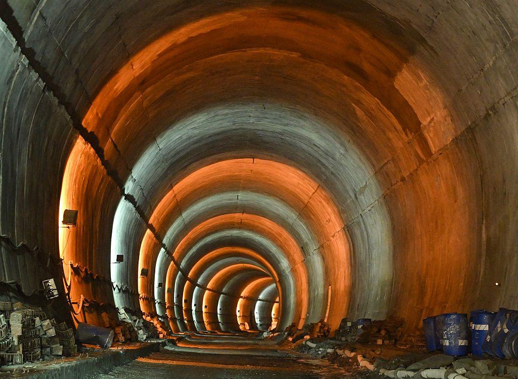 Un inmenso túnel de concreto