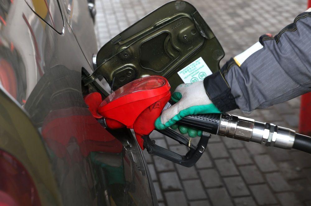 pumpa, benzinska stanica, točenje goriva na pumpi, benzinska pumpa