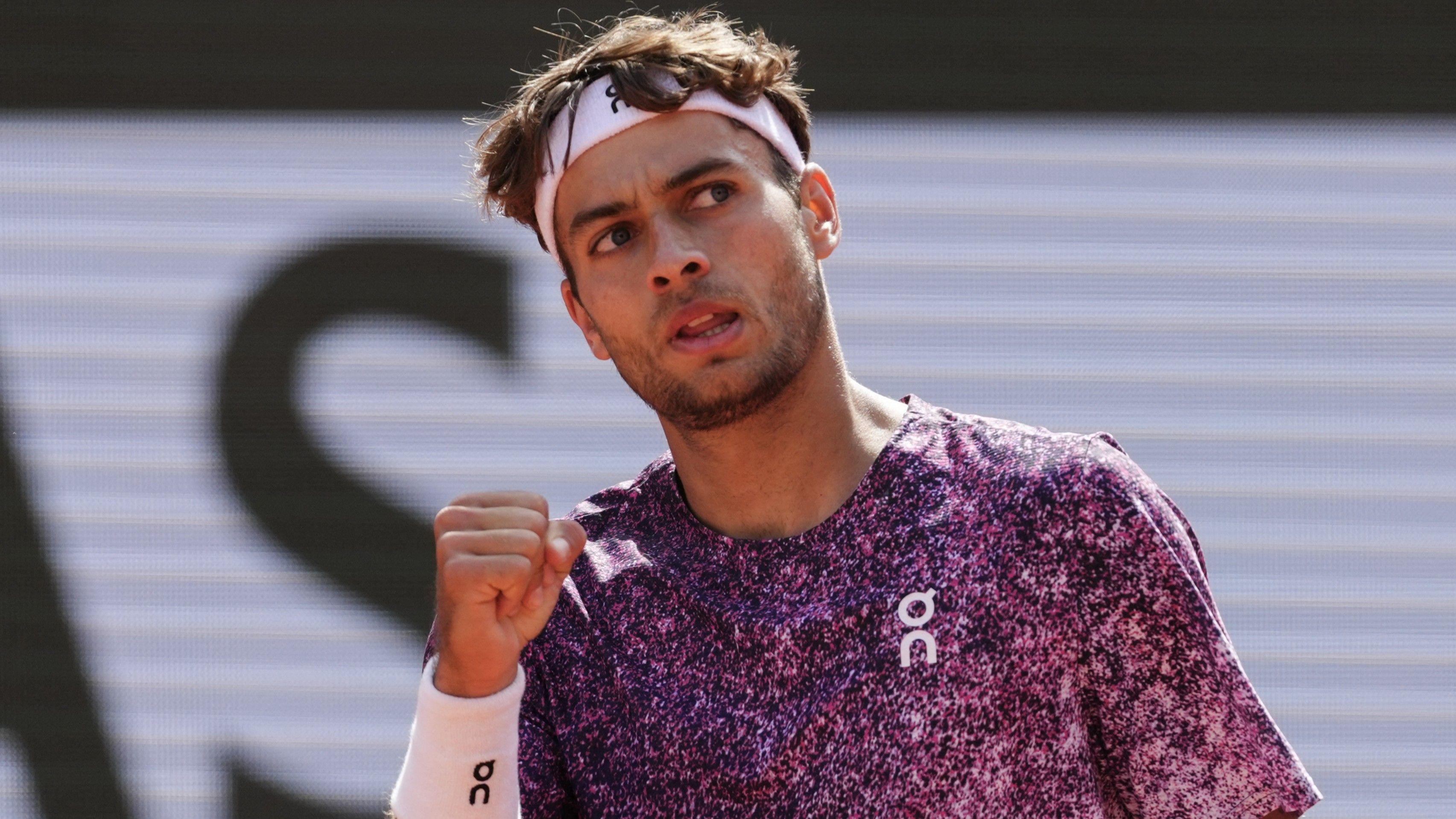 French Open final: Cobolli wins second set to level against Zverev - listen & follow