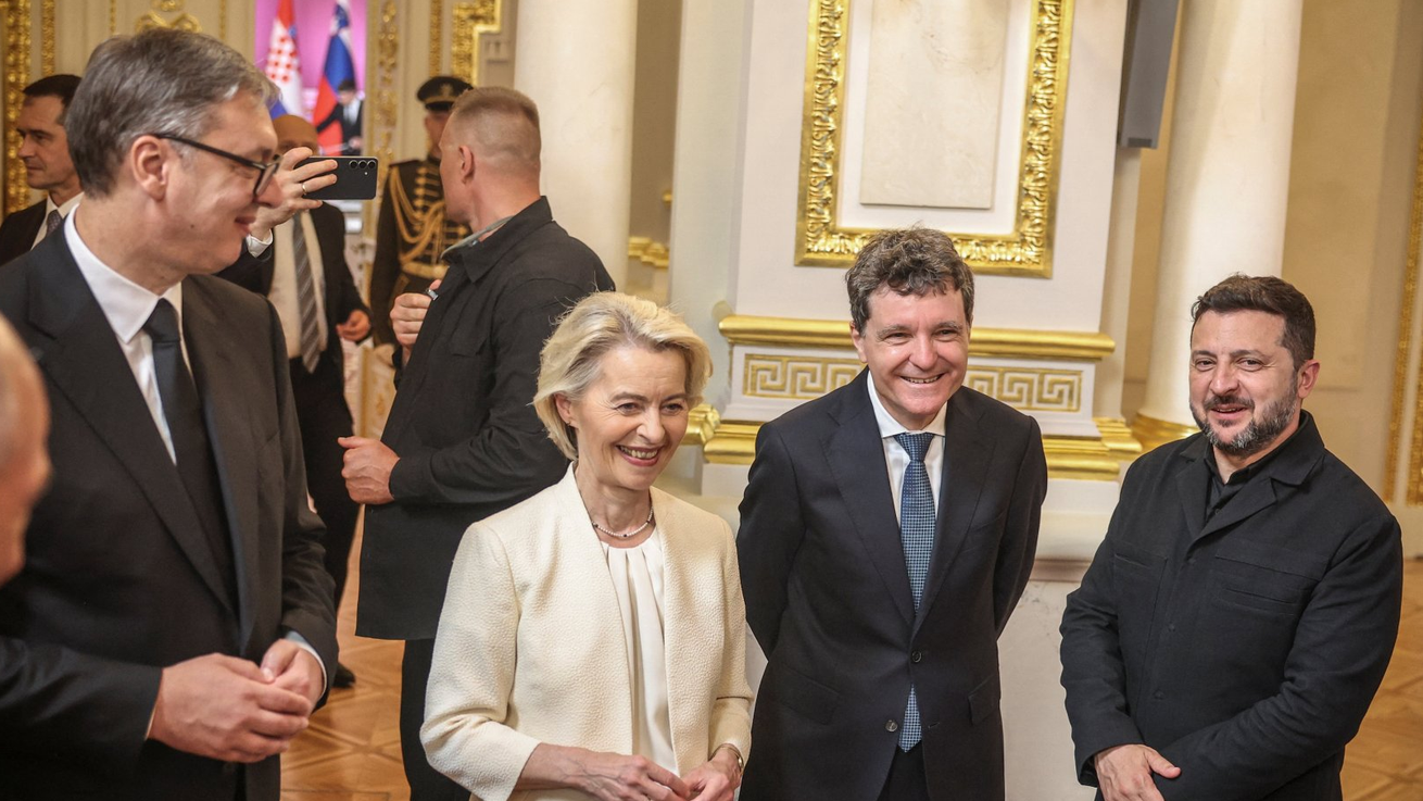 Aleksandar Vučić sa predsednicom Evropske komisije i predsednicima Rumunije i Ukrajine u Kijevu

