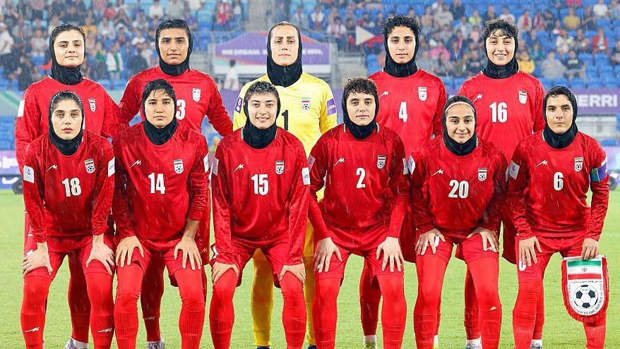 Member of Iranian football delegation granted Australian asylum changes her mind