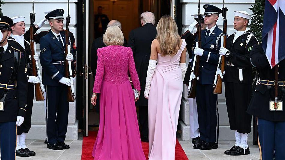 kraljica Kamila i Melanija Tramp