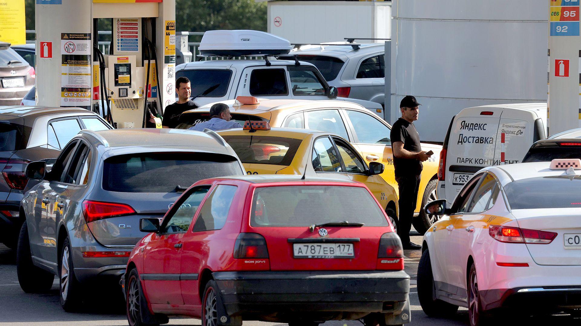 Rosenberg: Shortage of petrol but not patriotism as Russians feel growing impact of war