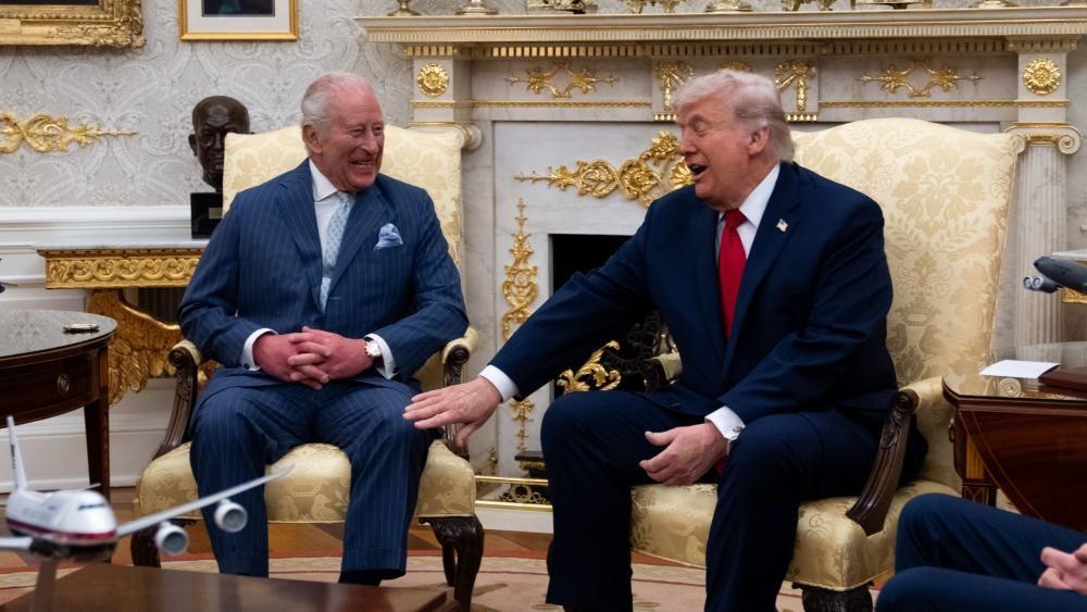 Trump and King meet in Oval Office after royals welcomed to White House with crowds and flypast