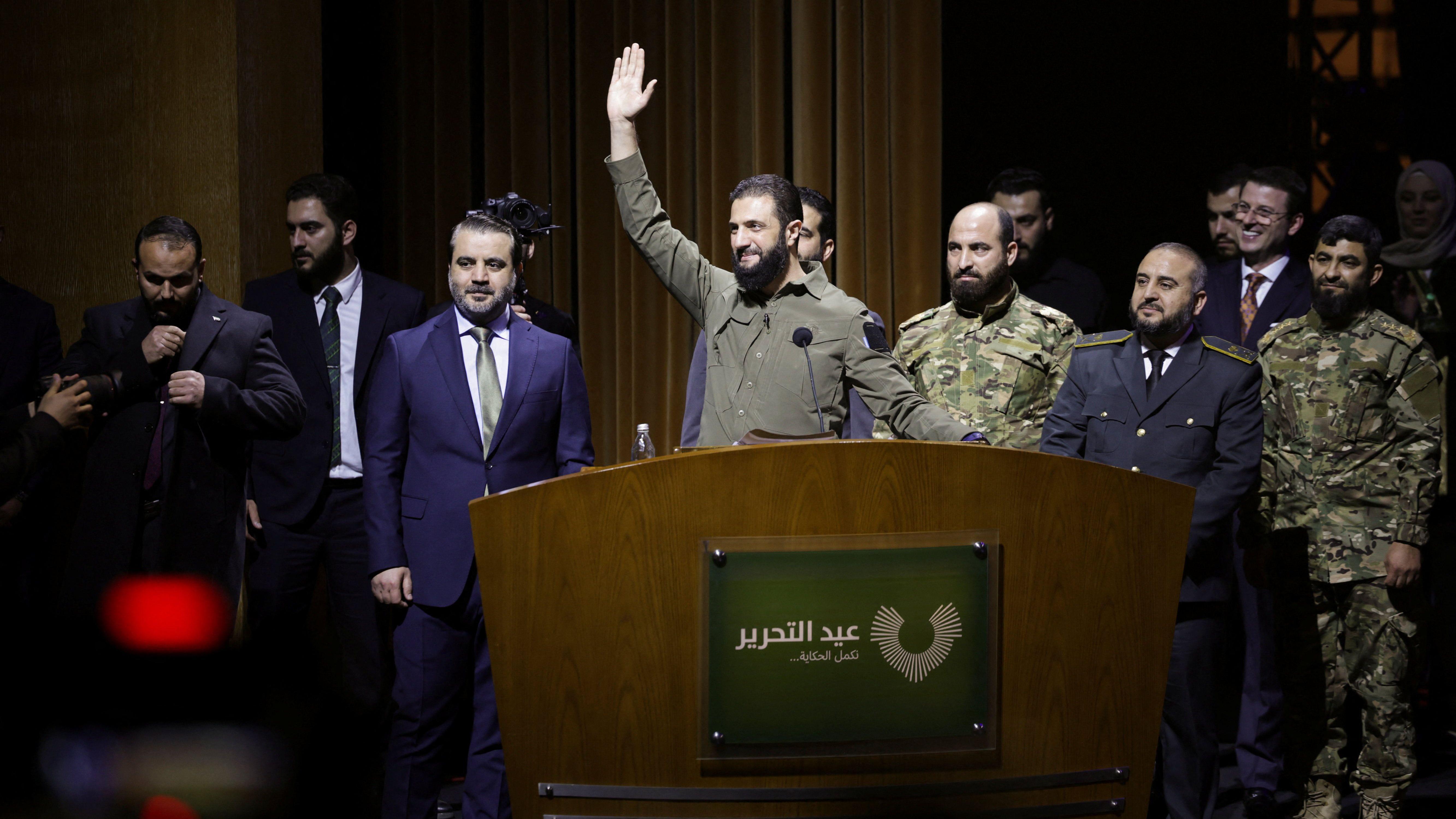 الشرع يتحدث عن "قطيعة تاريخية مع موروث" الأسد، و"اتحاد العلويين" في أوروبا يعلن عن تشكيل نواة كيان معارض جديد