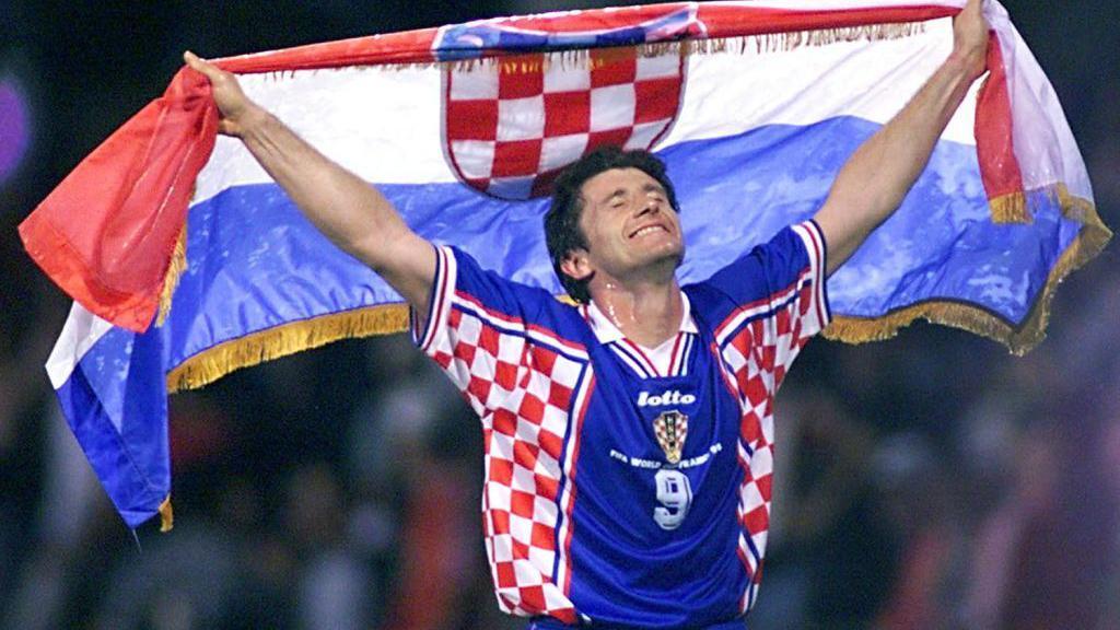Davor Suker celebra