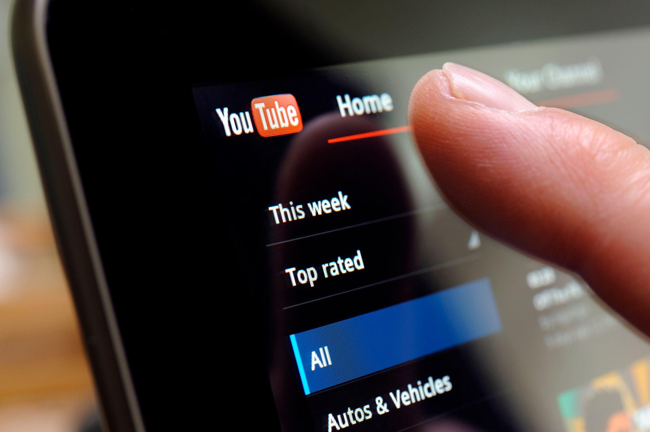 La página de YouTube, vista en una tableta