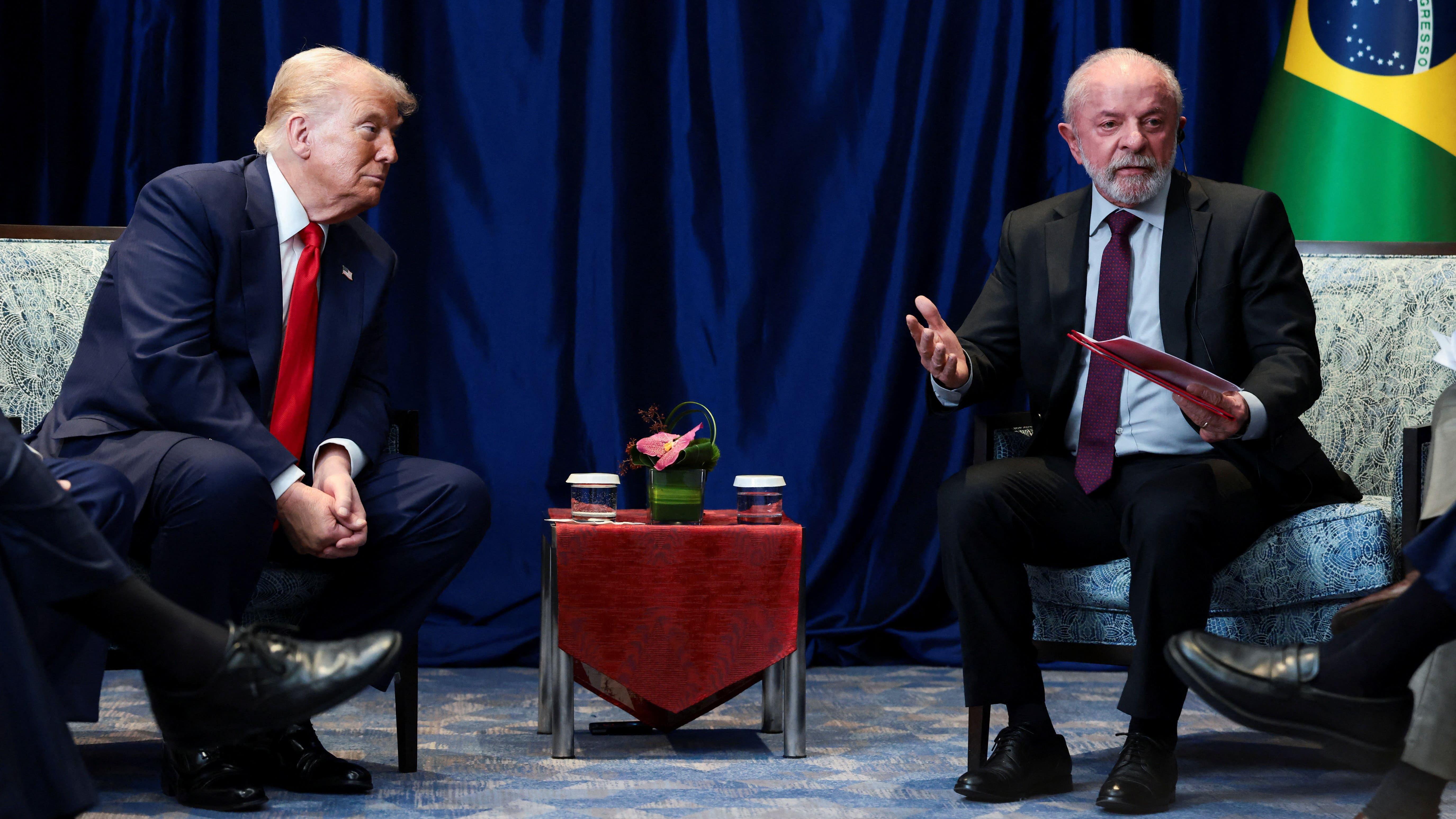 Trump e Lula reunidos com integrante dos governos