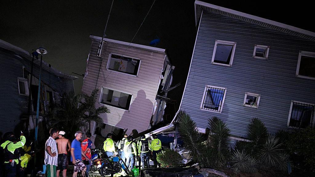 Venezuela earthquakes kill at least 32, with buildings destroyed across Caracas and La Guaira state
