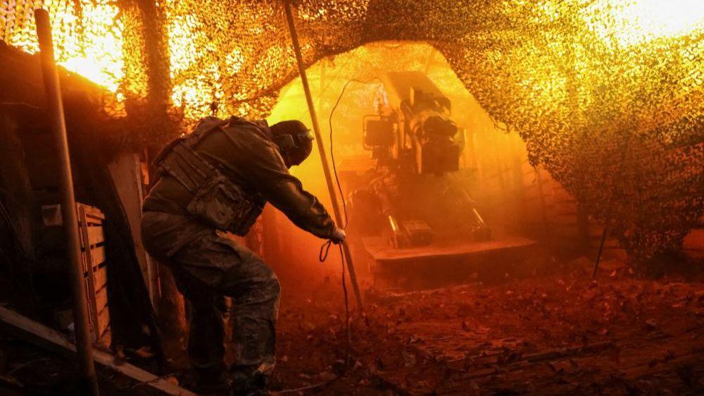 Ukraine prepares new peace plan as Zelensky rules out giving up land 