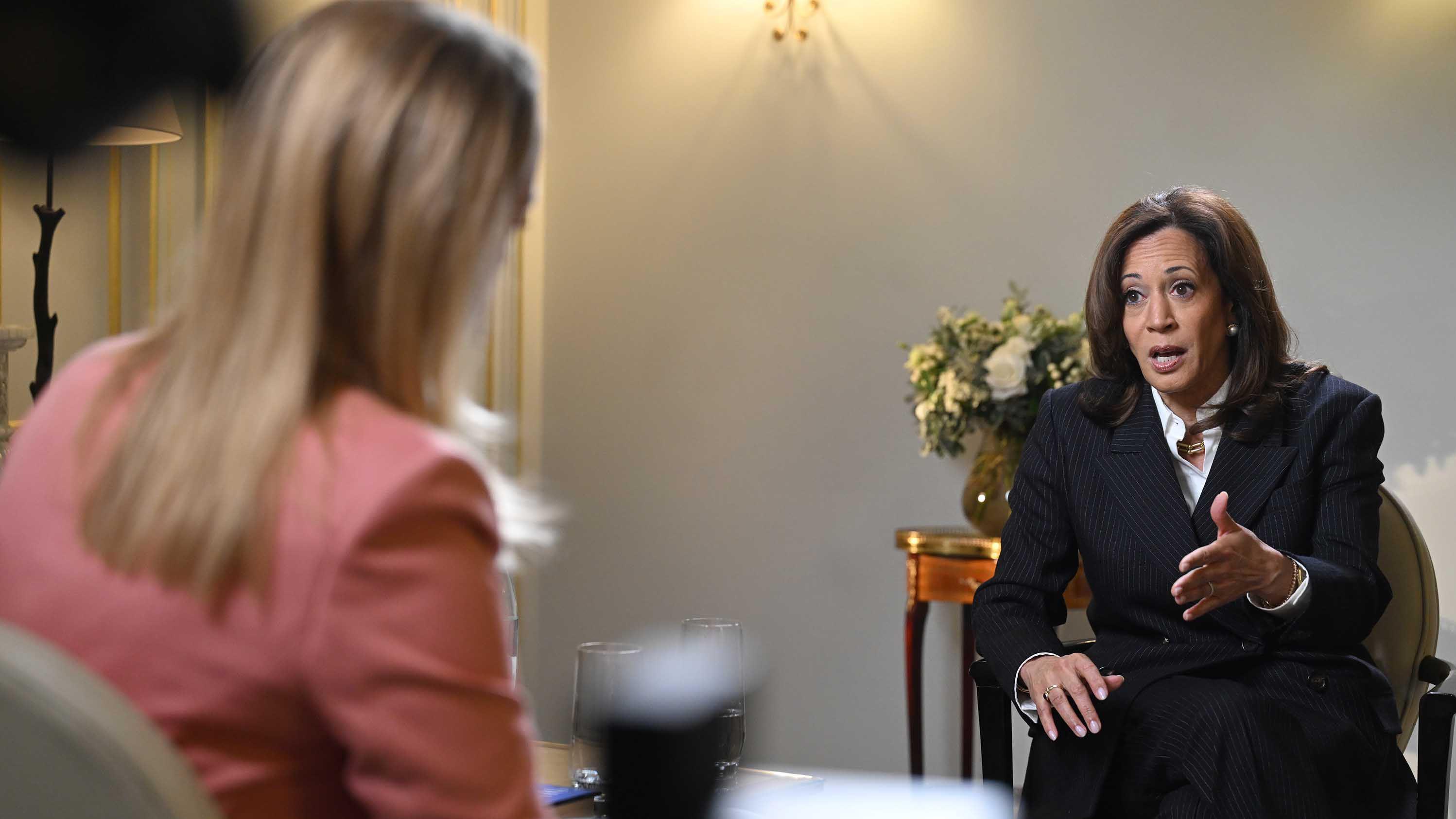 Laura Kuenssberg entrevista Kamala Harris