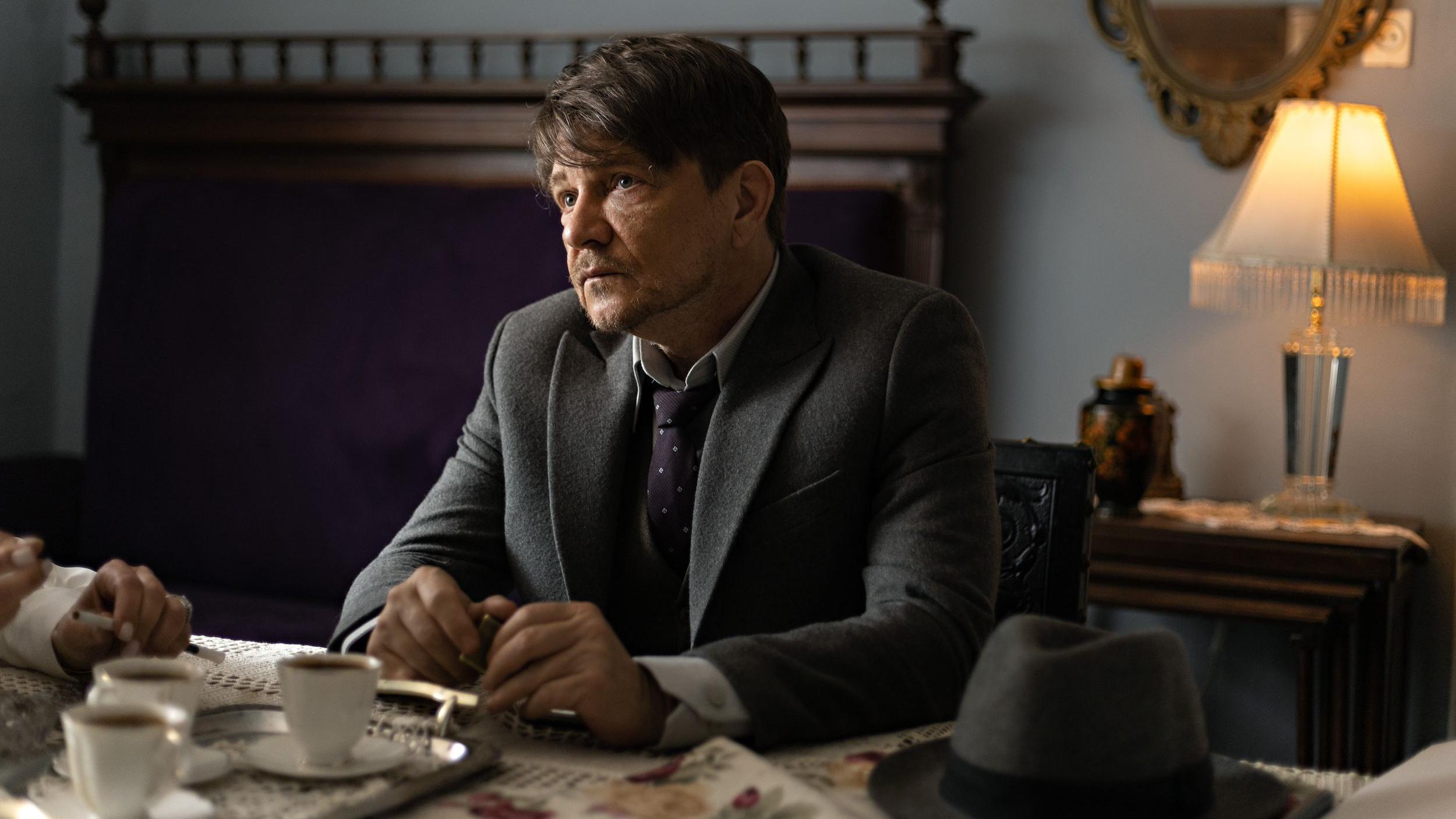 Dragan Bjelogrlić kao inspektor Andra Tanasijević, Senke nad Balkanom