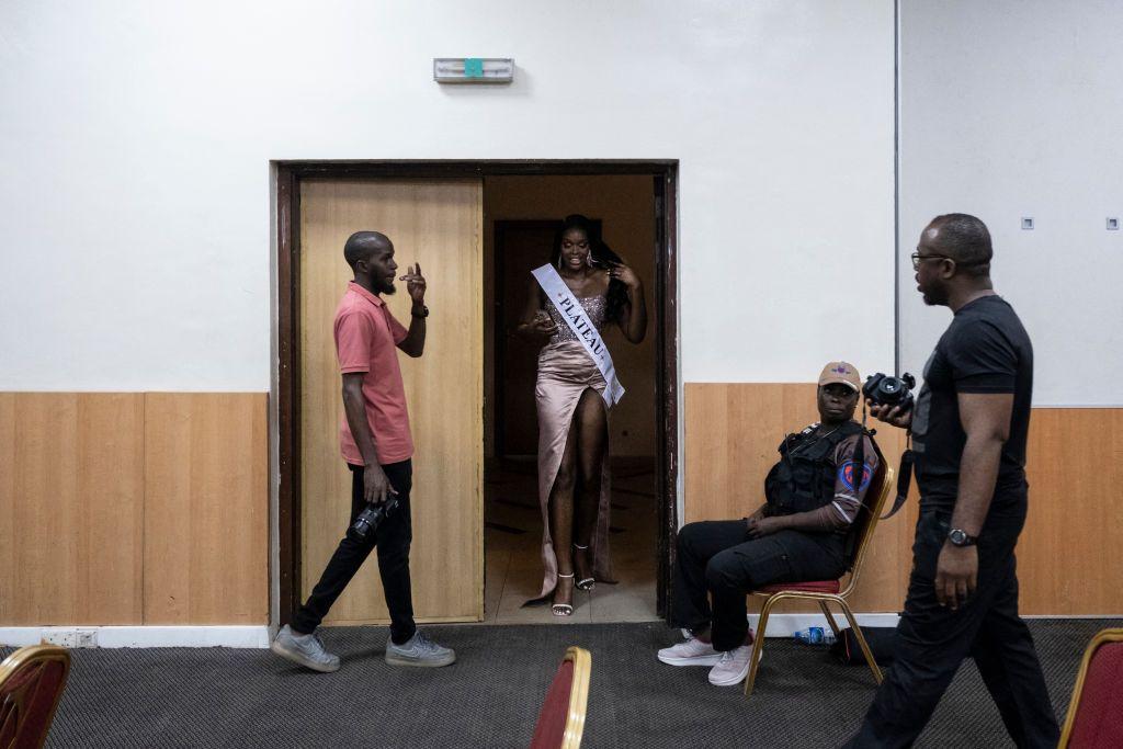 Mujer en un reinado en Nigeria