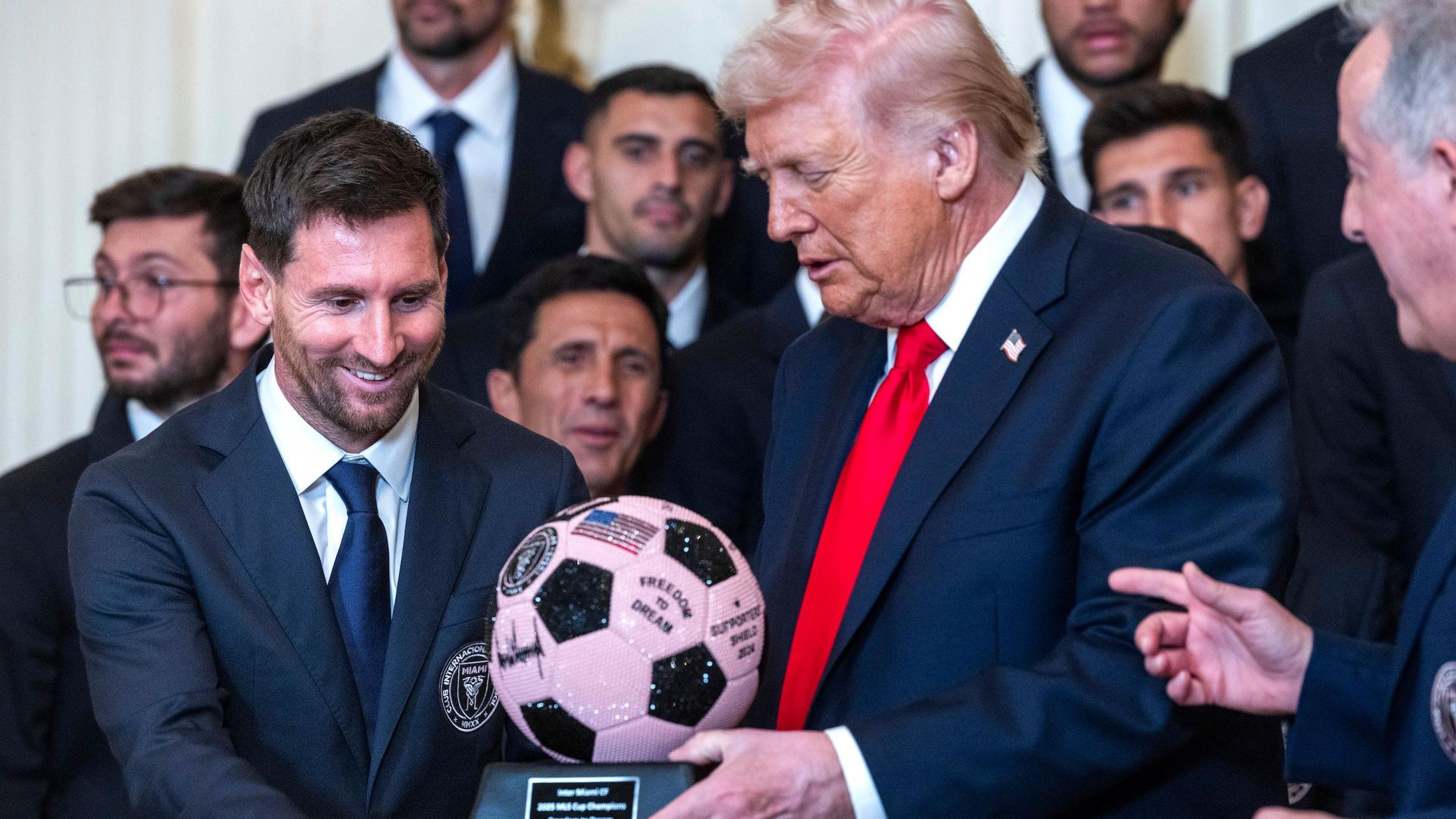 Tamo gde je fudbal više od života, a Maradona i Mesi u panteonu najvećih 9 Lionel Mesi i Donald Tramp u Beloj kući