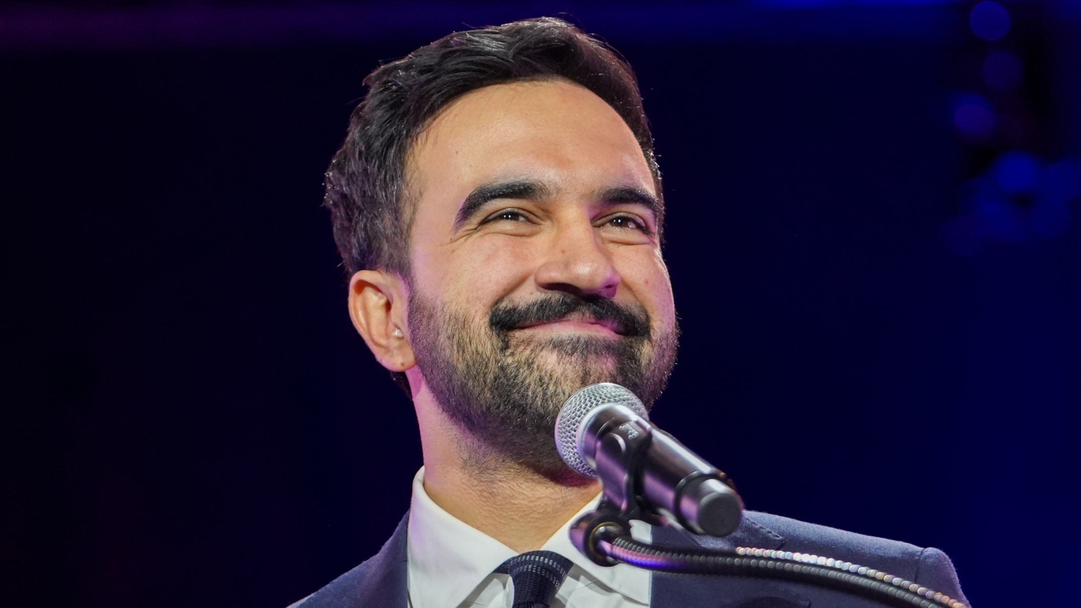 Zohran Mamdani habla durante un evento en 26 de octubre.  