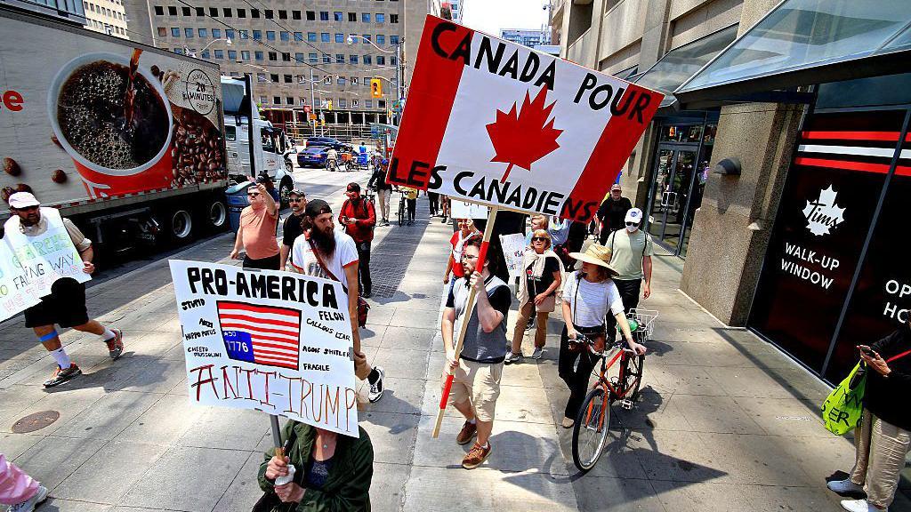 Protesta contra Trump en Toronto, Canadá