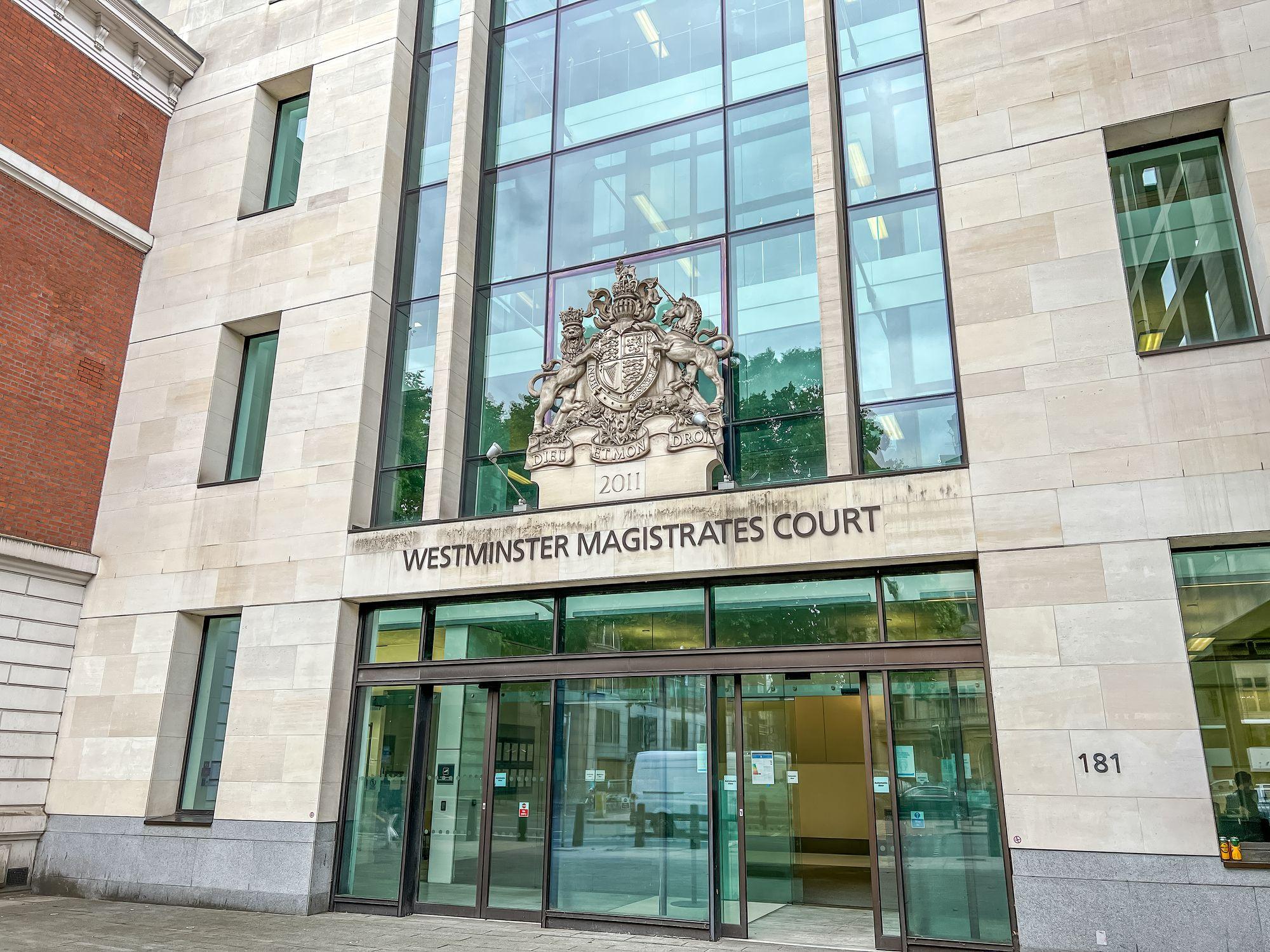 Fachada de um tribunal localizado em Westminster, em Londres