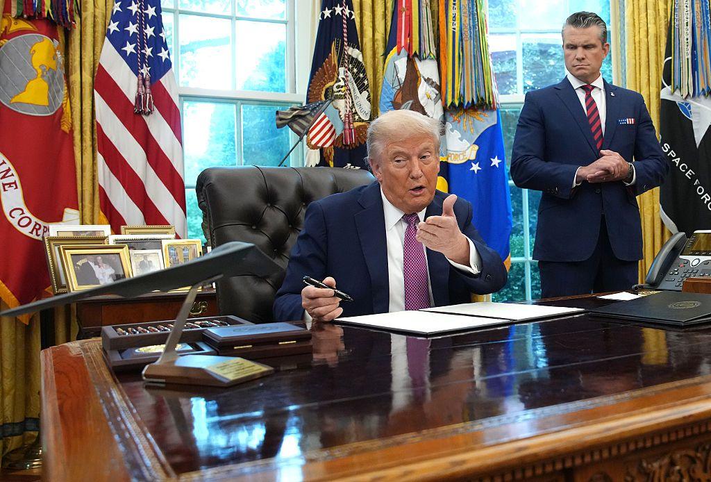 ترامب يتوعد إيران بـ "الموت والنار" وسط إغلاق طهران لـ"باب التفاوض"، والعالم يواجه شبح "كارثة" طاقة