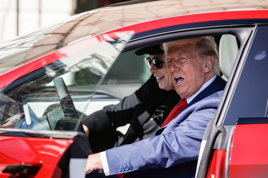 Trump y Musk en un Tesla
