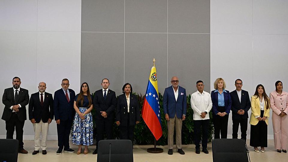 Delegaciones de gobierno y oposición se reunieron este jueves 6 de agosto en Caracas para iniciar un proceso de diálogo.