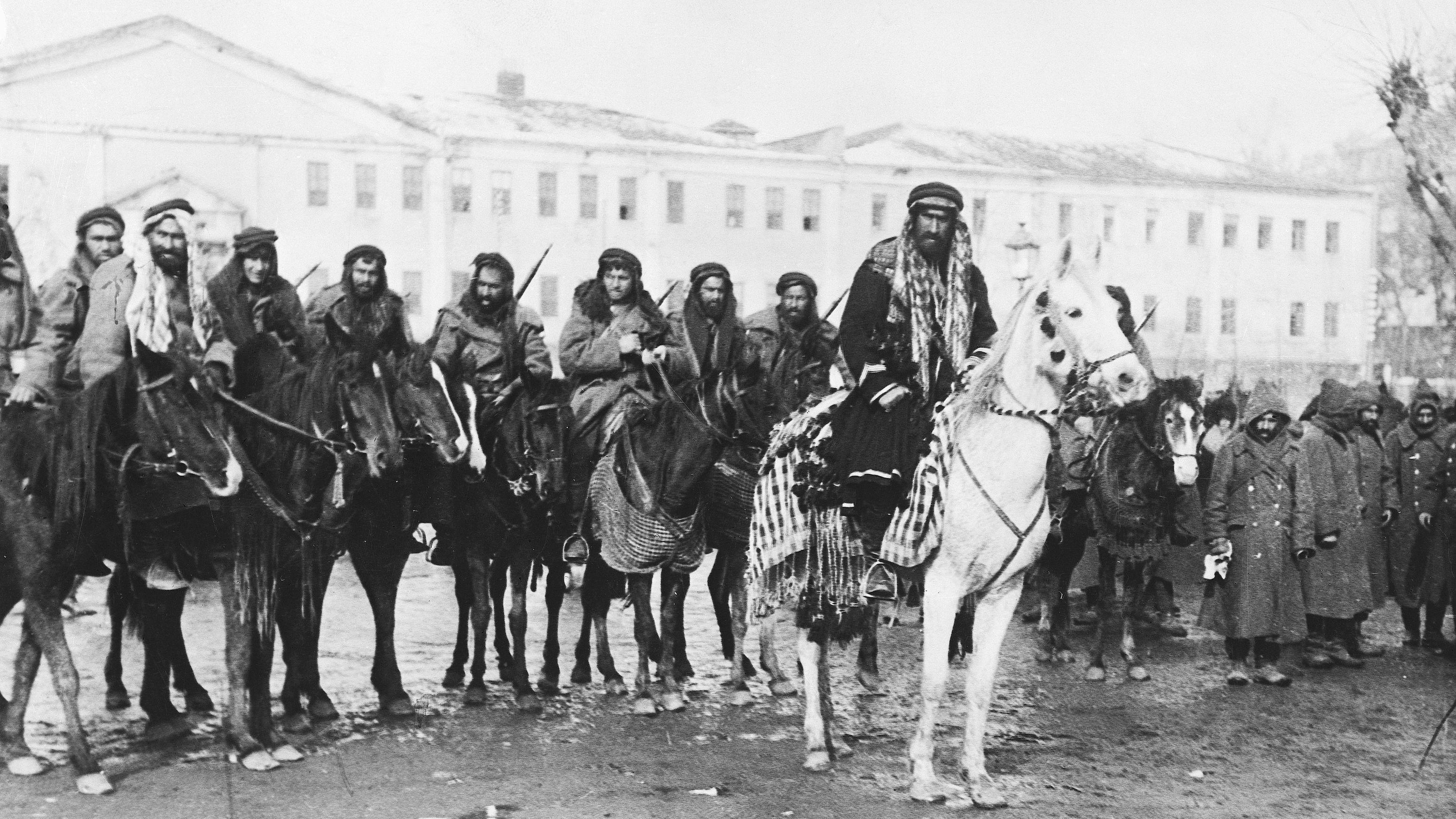 Tropas de caballería kurdas en el Imperio Otomano, 1915.